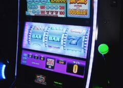 Proč nás tolik přitahují jackpoty? Za milionovými výhrami v online casinu se skrývá zajímavá matematika